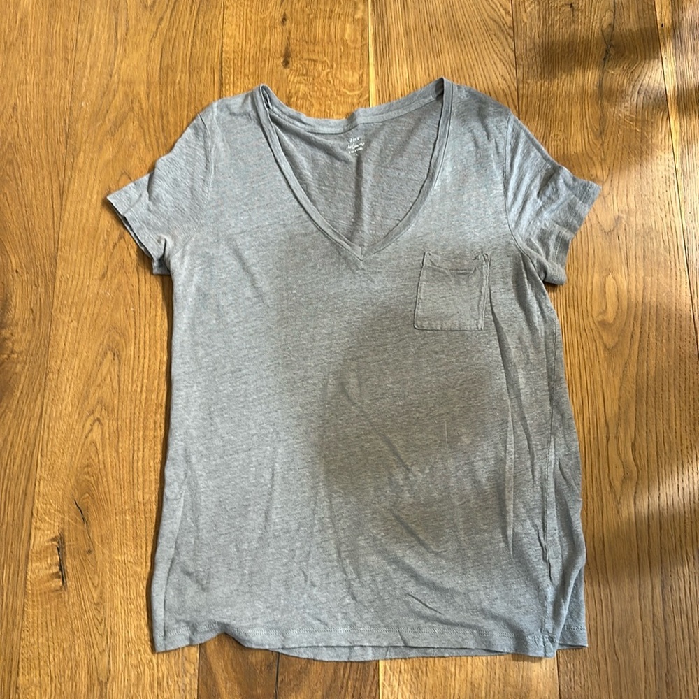 J.Crew. Large. Grey v neck top. Like new. Linen like material